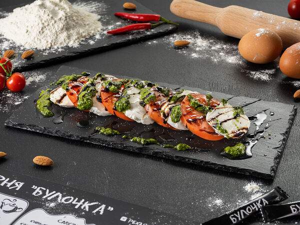 Булочка - Салат Капрезе