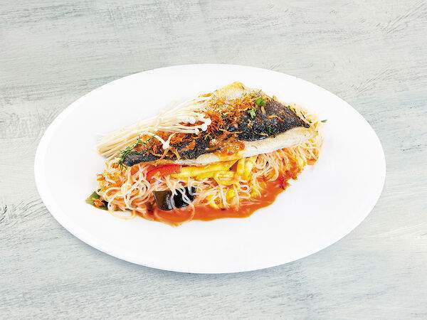 Суши сан - Филе дорадо с лапшой