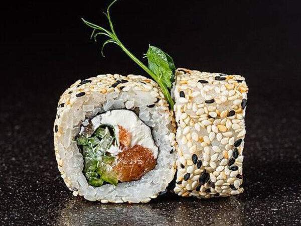Art Sushi - Филадельфия в кунжуте с огурцом
