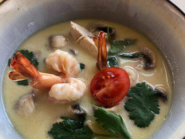 The Room Family Cafe - Тайский острый суп Том Ям