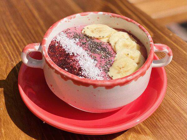 Yummy coffee shop - Смузи-боул (банан, авокадо, малина)