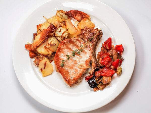 Черная Кошка - Свиная корейка на кости