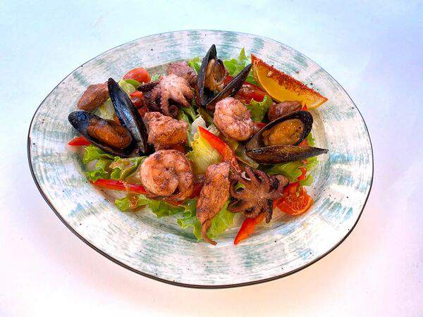 Еда как дома - Салат с морепродуктами