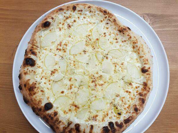 Pizza Napoli - Груша Горгонзола