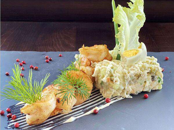 Paulaner - Салат Оливье с индейкой и креветками