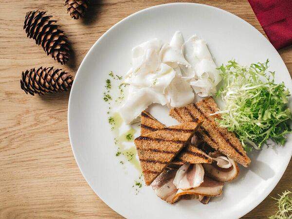 Русская кухня - Сало с гренками