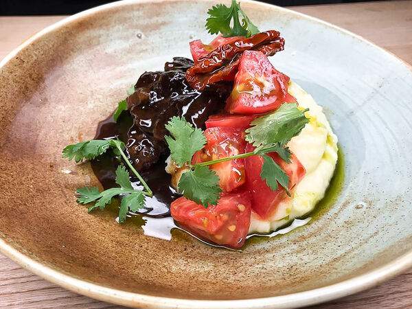 Голый Повар - Томленая говяжья щечка с картофельным пюре