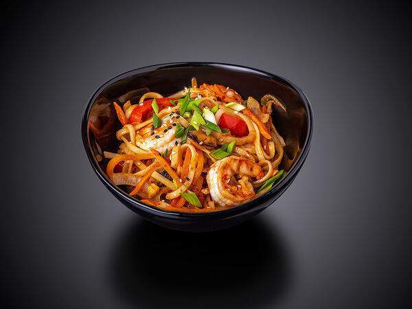 Фудзи - Удон с морепродуктами в соусе кимчи