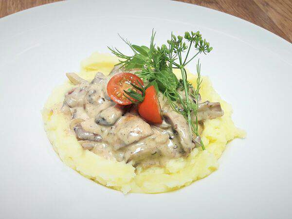 Хата - Говядина по-строгановски