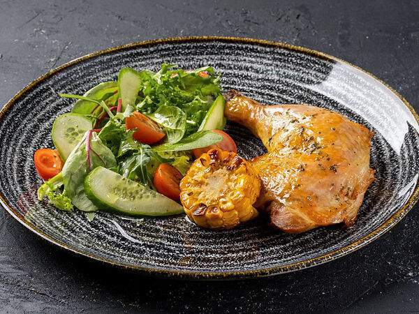 Garage - Куриный окорочок с салатом