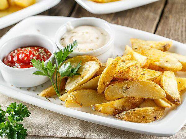 Дуду Кебаб Хауз - Картофель по-деревенски с соусом