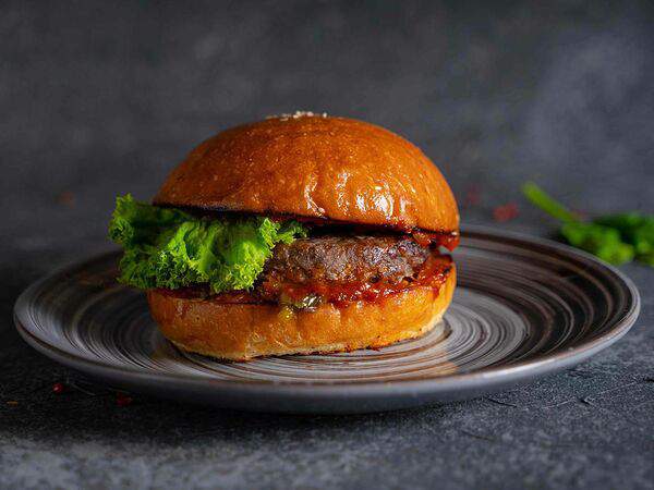 Macarena - Бургер с соусом барбекю