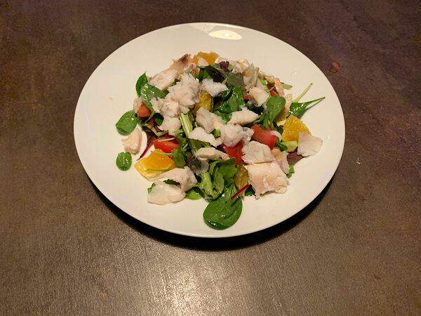 The Peashem - Салат из судака с микс-салатом