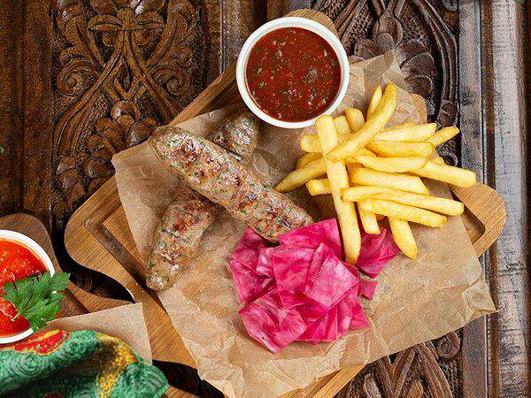 Чайхана Павлин-Мавлин - Кебабчики из баранины