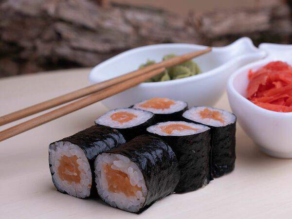 Сашидо - Мини-ролл с лососем