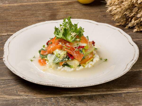 Donna Olivia - С семгой, авокадо и киноа