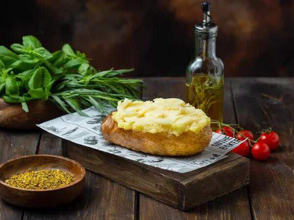 Potato best - Картофель печёный с сыром и маслом