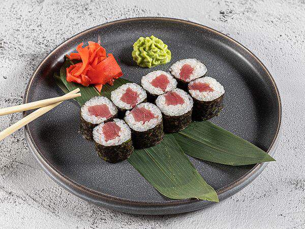 Yoshi Sushi & Mulino Pizza - Ролл с тунцом