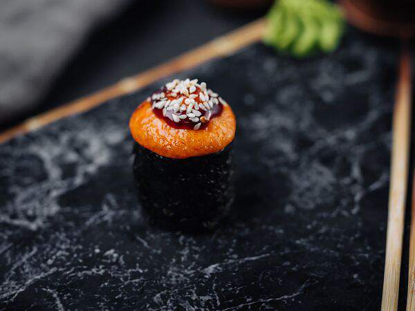 Sensei - Запеченный ролл с лососем