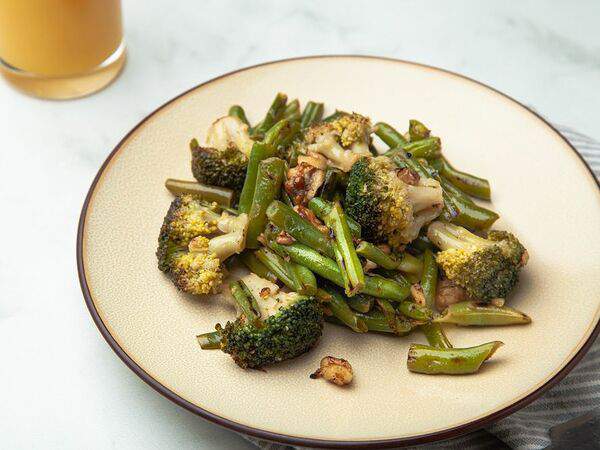 Вкусняхи - Фасоль стручковая с брокколи