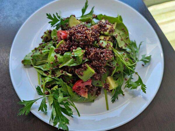 Шоколад - Салат Помидоры с авокадо и киноа