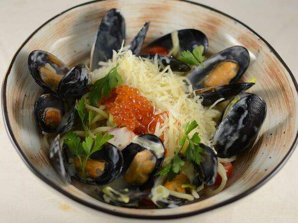 Kontrast gusto - Паста с мидиями в сливочно-винном соусе