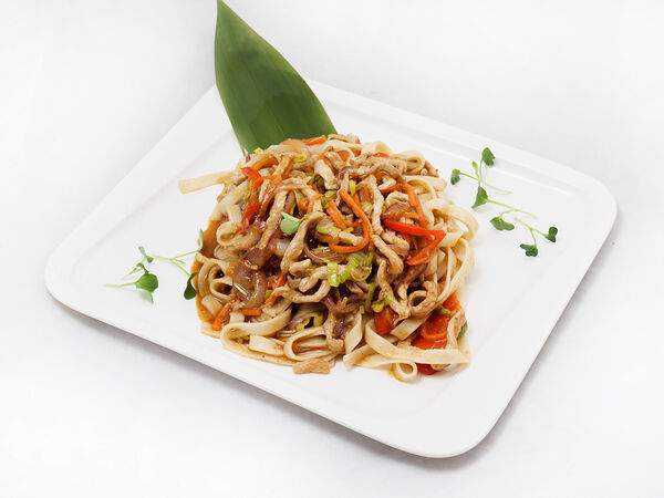 PanAsian Restaurante CHIN-CHIN - Рамен со свининой Кунг Пао