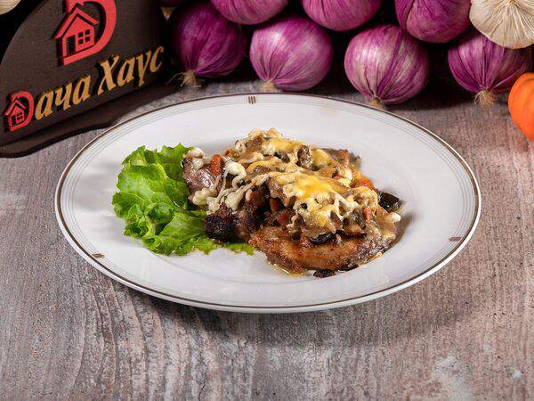 Дача хаус - Свиная корейка на кости с овощами