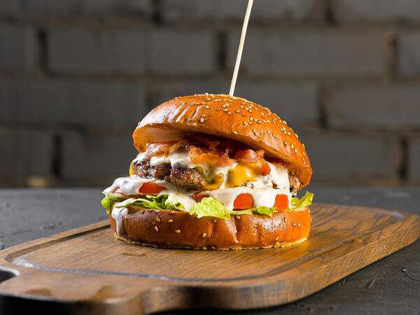 Гриль-бар Мясторис - Бургер Чесночный