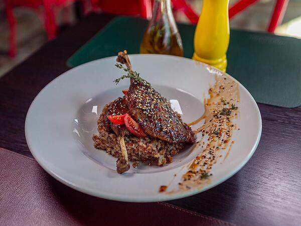 Hosper Hops Pub - Утиные ножки Конфи