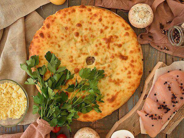 Пироговъ - Сытный пирог с курицей, сыром и грибами