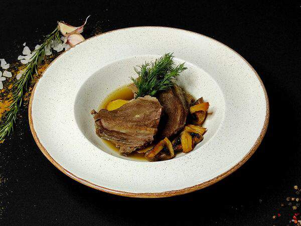 Всем Своим - Говяжьи щёчки в красном вине