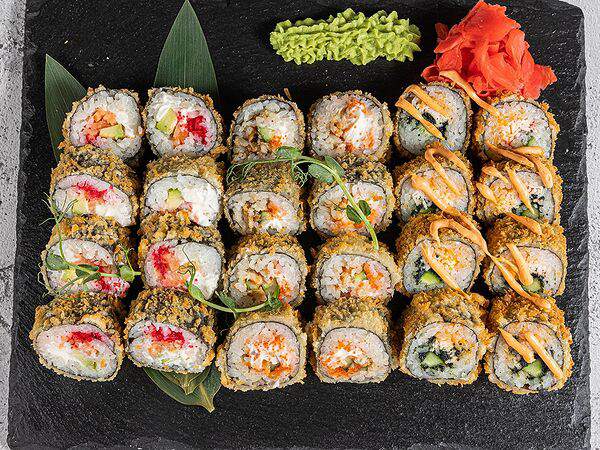 Yoshi Sushi & Mulino Pizza - Хот Сет