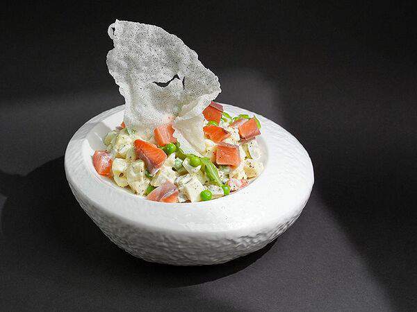 Pirosmani - Оливье по-царски с семгой