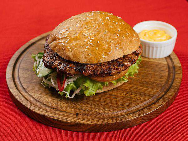 Serbian Grill - Плескавица Лесковац на гриле