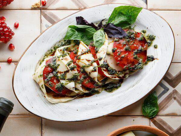 Хачо и Пури - Сулугуни с томатами