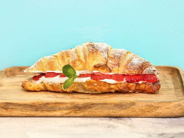 Сытый круассан - Круассан Озорная клубничка
