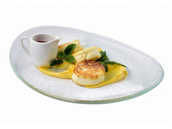 Бар Шинок - Сырники с клубничным соусом