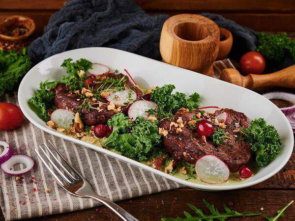 Пикник - Говяжьи медальоны с муссом из шпината