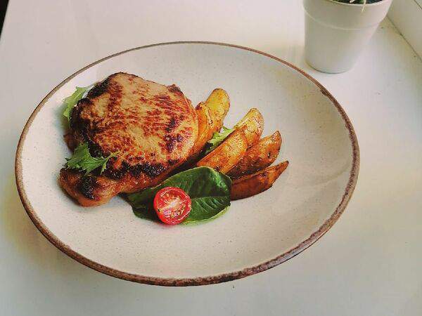 Pizza House Kitchen - Стейк из свинины с картофелем по-деревенски