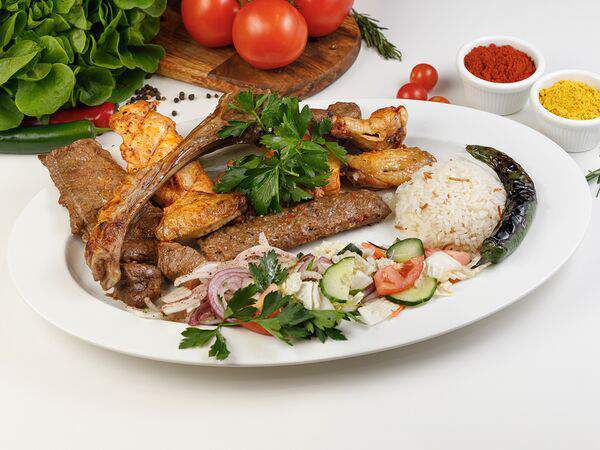 Кафе Бадо - Шашлык Ассорти из курицы и говядины