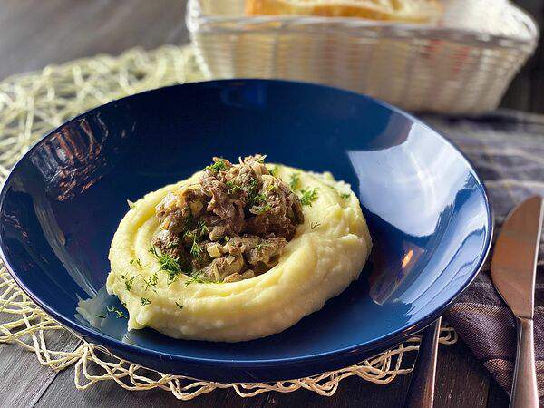 Loft cafe - Бефстроганов с грибами