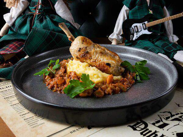 Дублин - Куриное Бедро на косточке с Кассуле из фасоли