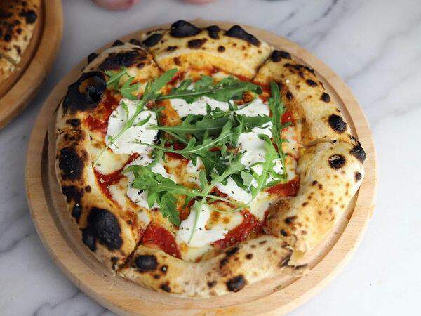 Tutto - С рукколой и сыром Страчателла