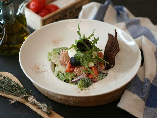 Gold Grot - Салат с тунцом