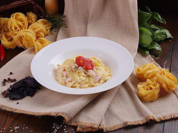 Пататапа - Паста с лососем и сливочным соусом