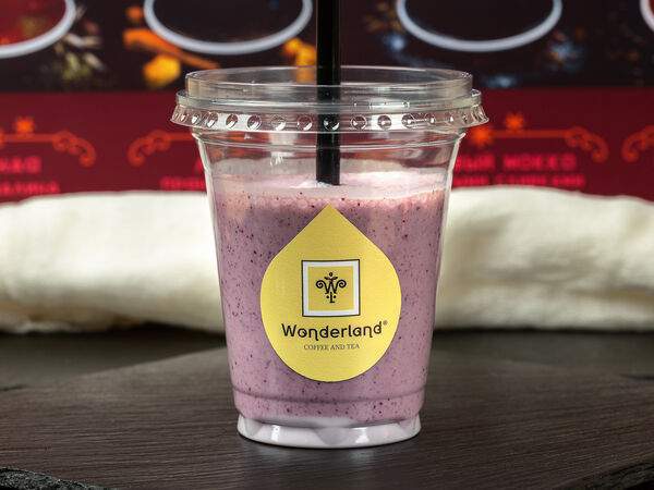Кофейня Wonderland - Молочный коктейль Ягодный