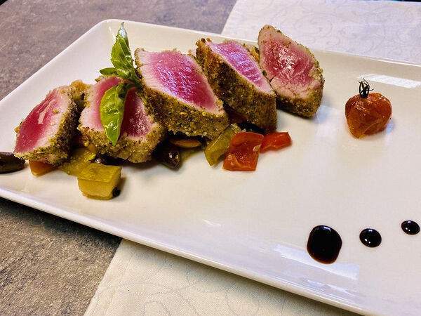 Ristorante Da Claudio - Филе тунца алла Фавиньяна