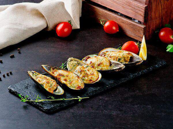 Грильяж - Мидии запеченные под сливочно-чесночным соусом