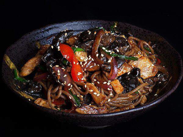 Nishiki - Лапша якисоба со свининой